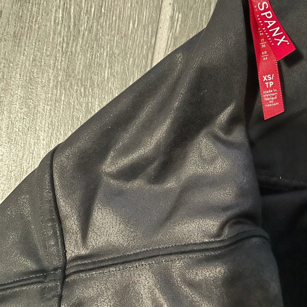 Faux leather leggings